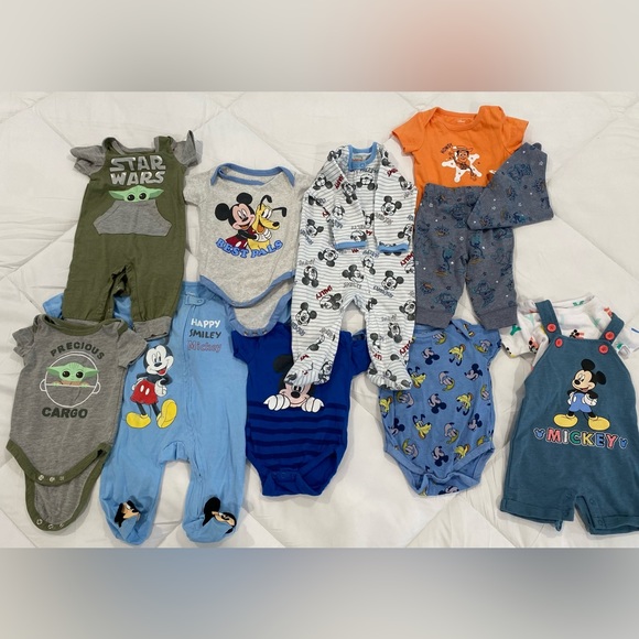 Disney Other - Disney baby clothes bundle 0-3 months